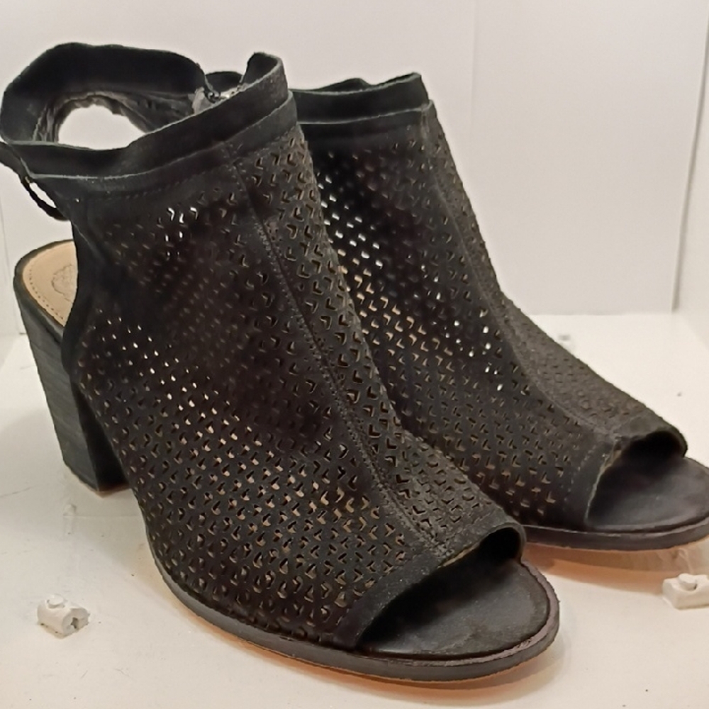 Vince Camuto Black Cutout Peep-Toe Heels